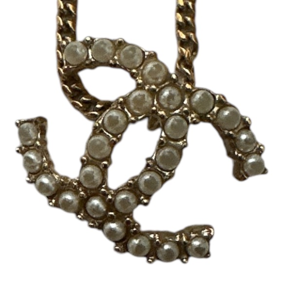 CHANEL Jewelry - Chanel Gold and Pearl Necklace